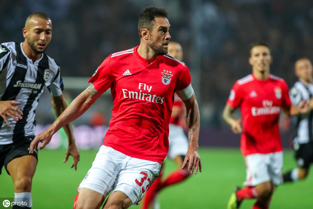 利物浦轻取本菲卡，哈兰德补时绝平足总杯